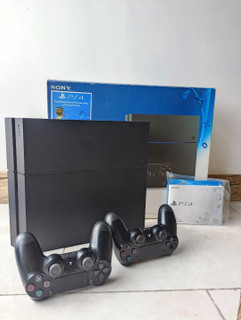 Ps4 فت ۵۰۰ گیگ کپی خور(کارکرده)